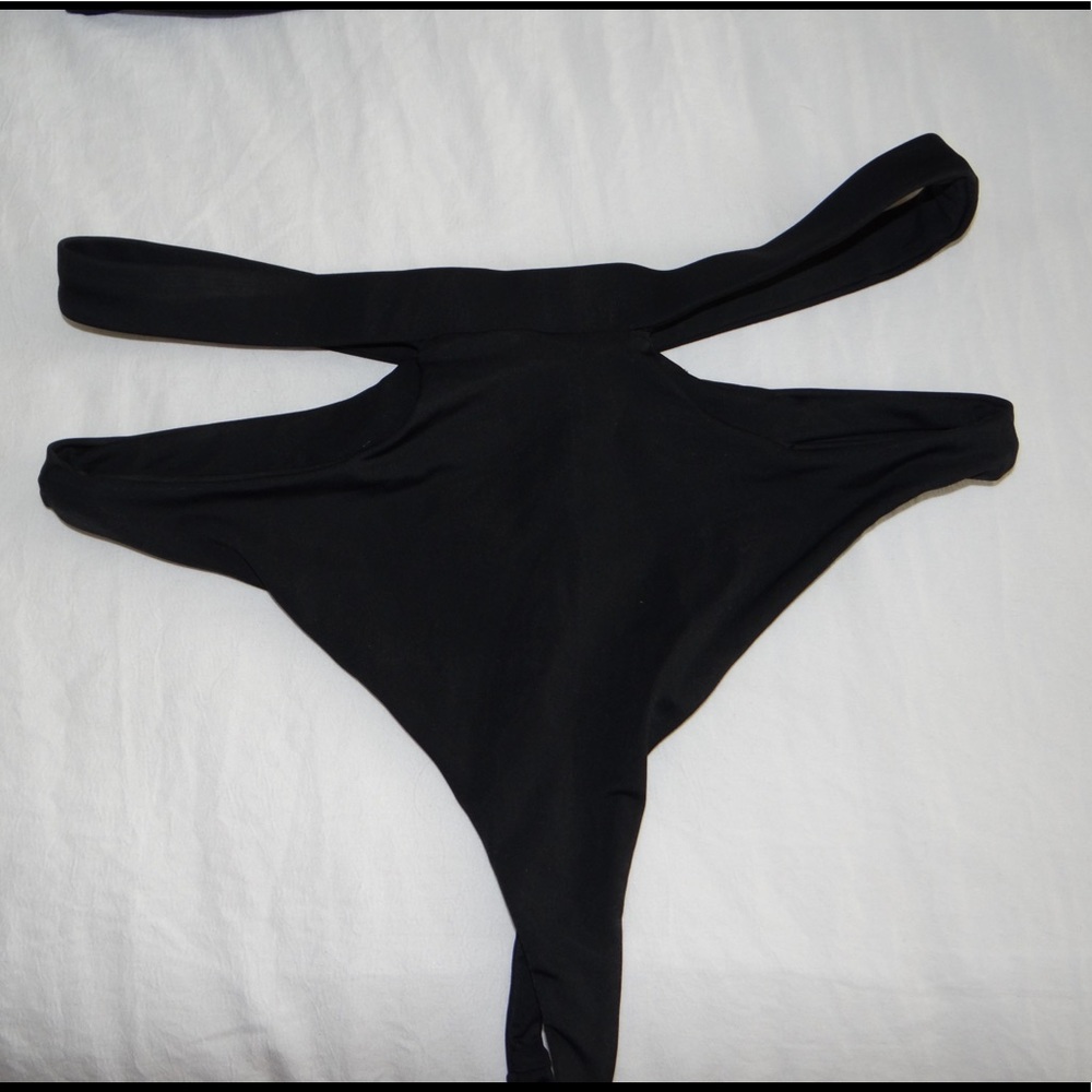NWT - Fashion Nova sexy bikini set - Picture 4 of 7